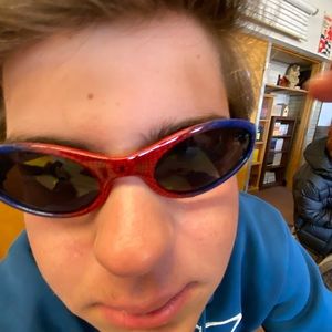 Meet your Posher, Ezra